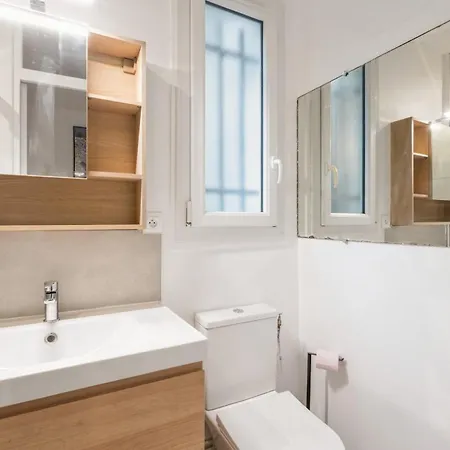 Des Couronnes - Welkeys Apartment *